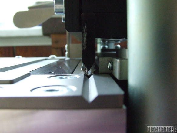 miniaturní ohraňovací lis, detail razníku